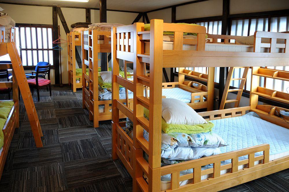 Sakura Guest House Такаяма Экстерьер фото