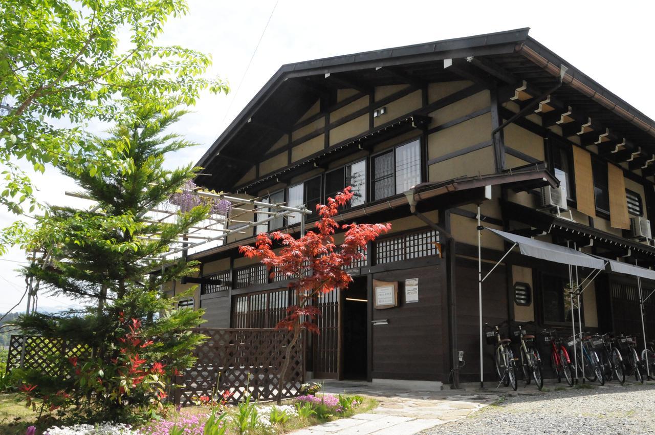 Sakura Guest House Такаяма Экстерьер фото