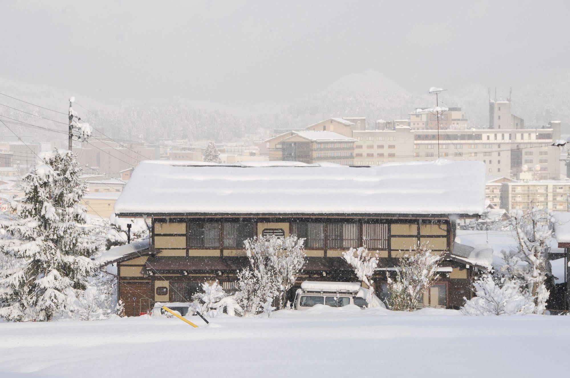 Sakura Guest House Такаяма Экстерьер фото