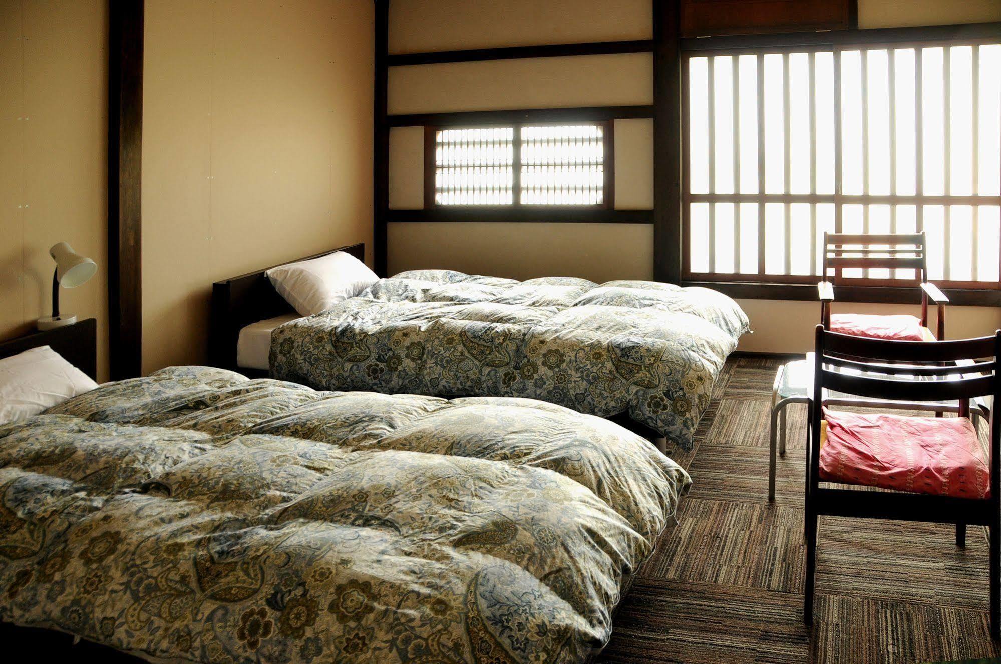 Sakura Guest House Такаяма Экстерьер фото