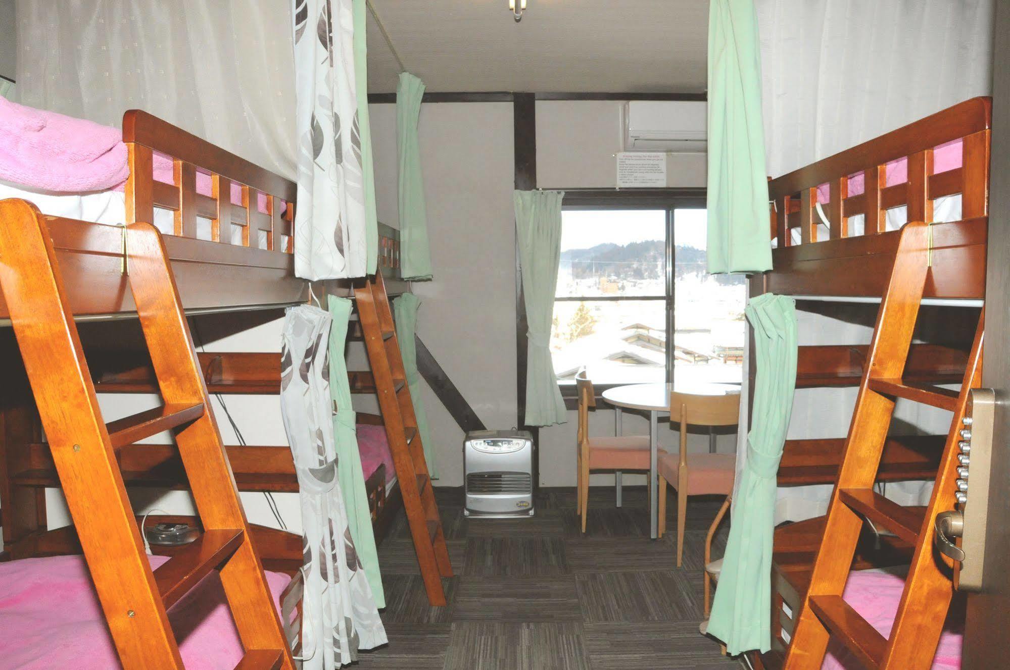 Sakura Guest House Такаяма Экстерьер фото