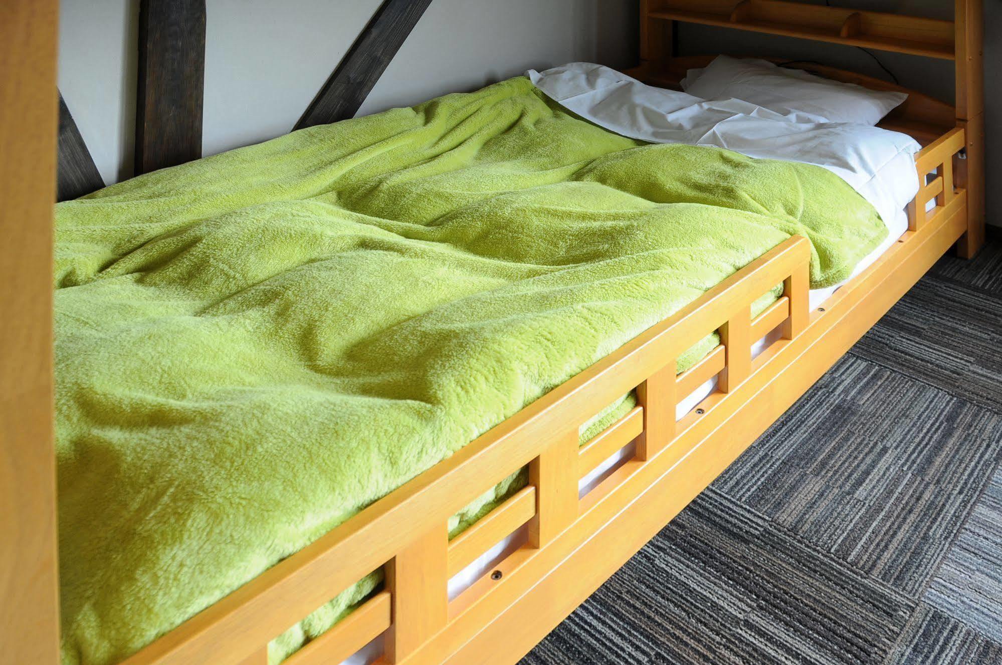 Sakura Guest House Такаяма Экстерьер фото