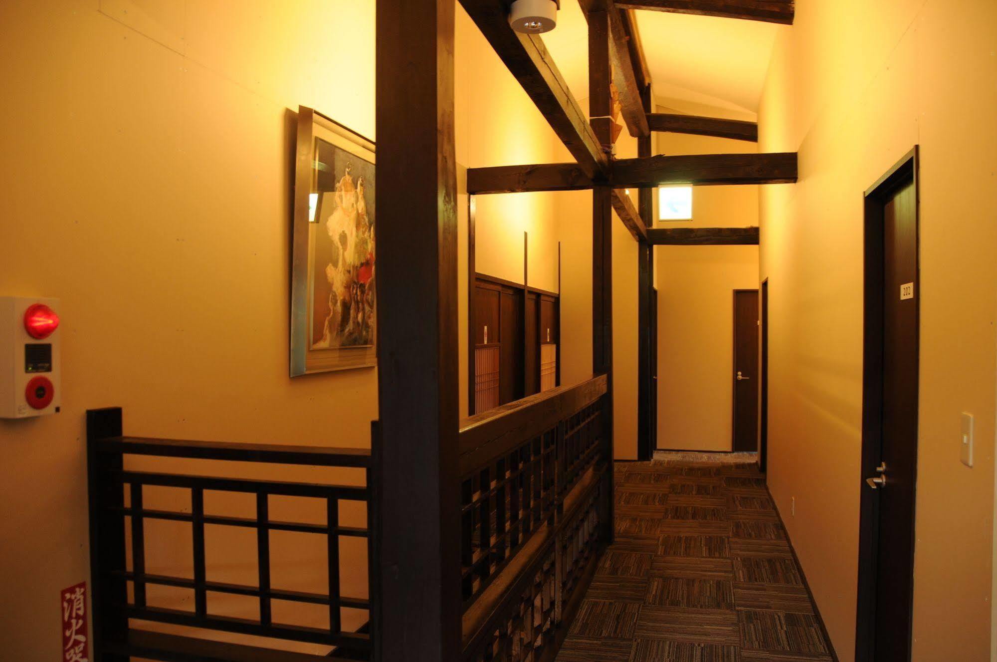 Sakura Guest House Такаяма Экстерьер фото
